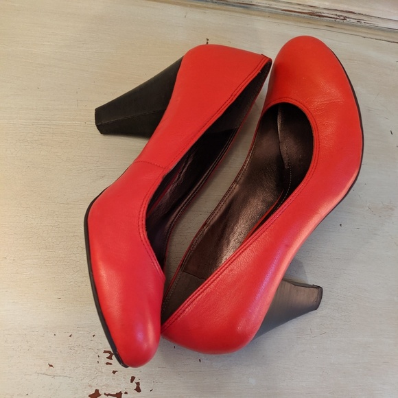 KENNETH COLE "Tears Go By" Red Round-toe Pumps 7US - Picture 2 of 6